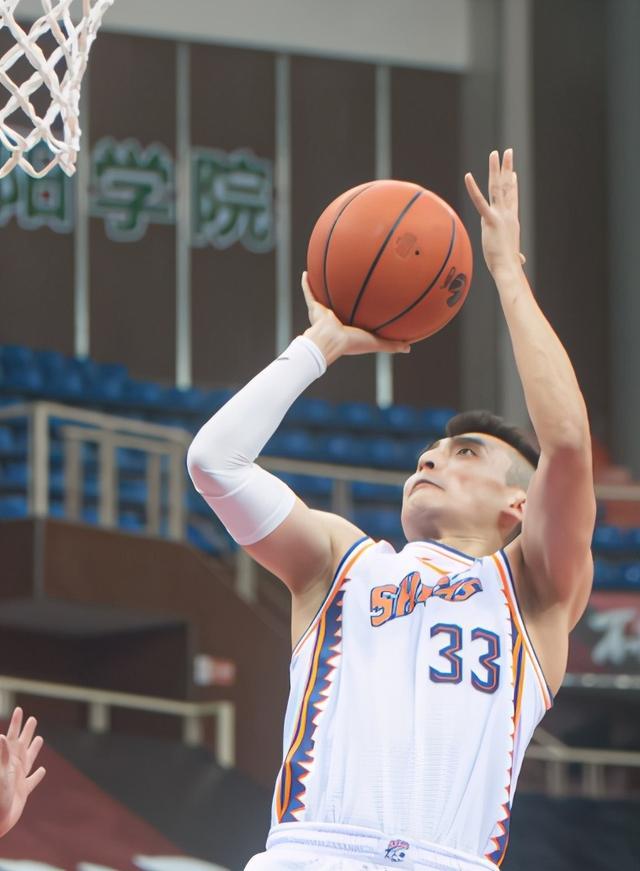 会当凌绝顶一览众山小