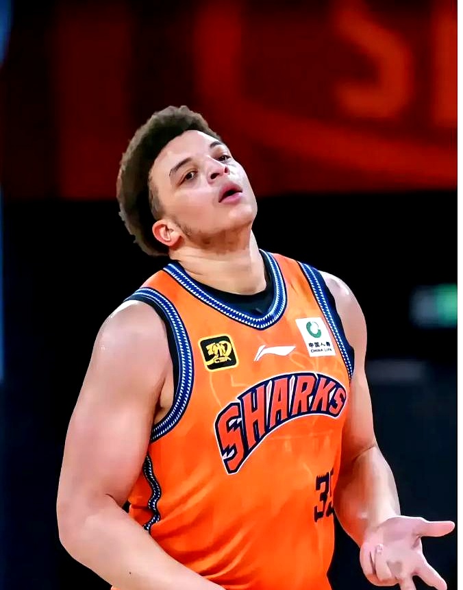 爱游戏官方入口-包含今夜广东宏远调整名单以备荷甲，豪取连胜环节打磨，管理层满意，阵容厚度经受考验的词条